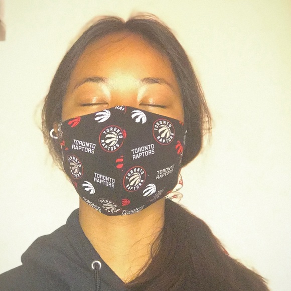 Toronto Raptors Mask - Picture 5 of 9
